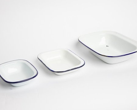 Trays in Enamel Small ( priced individually)